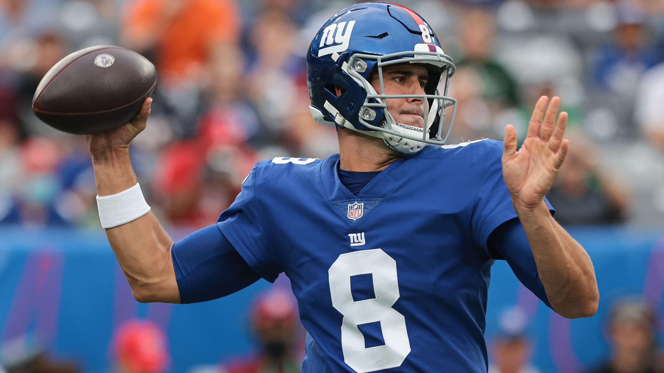 Aug 29, 2021; East Rutherford, New Jersey, USA; New York Giants quarterback Daniel Jones (8) throws the ball during the first quarter against the New England Patriots at MetLife Stadium. / Vincent Carchietta-USA TODAY Sports