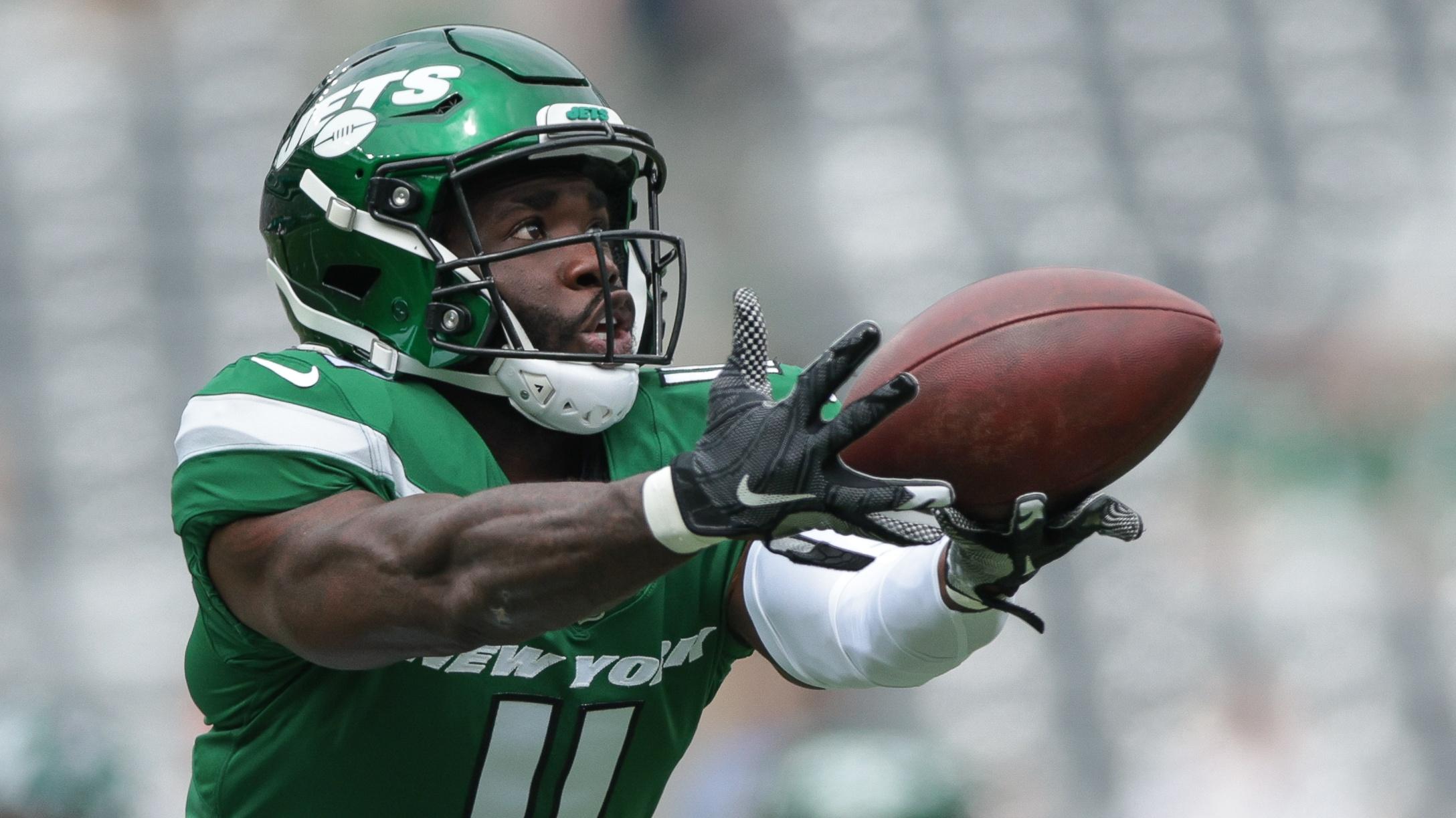 New York Jets wide receiver Denzel Mims (11) catches the ball before the game against the New York Giants at MetLife Stadium / Vincent Carchietta - USA TODAY Sports