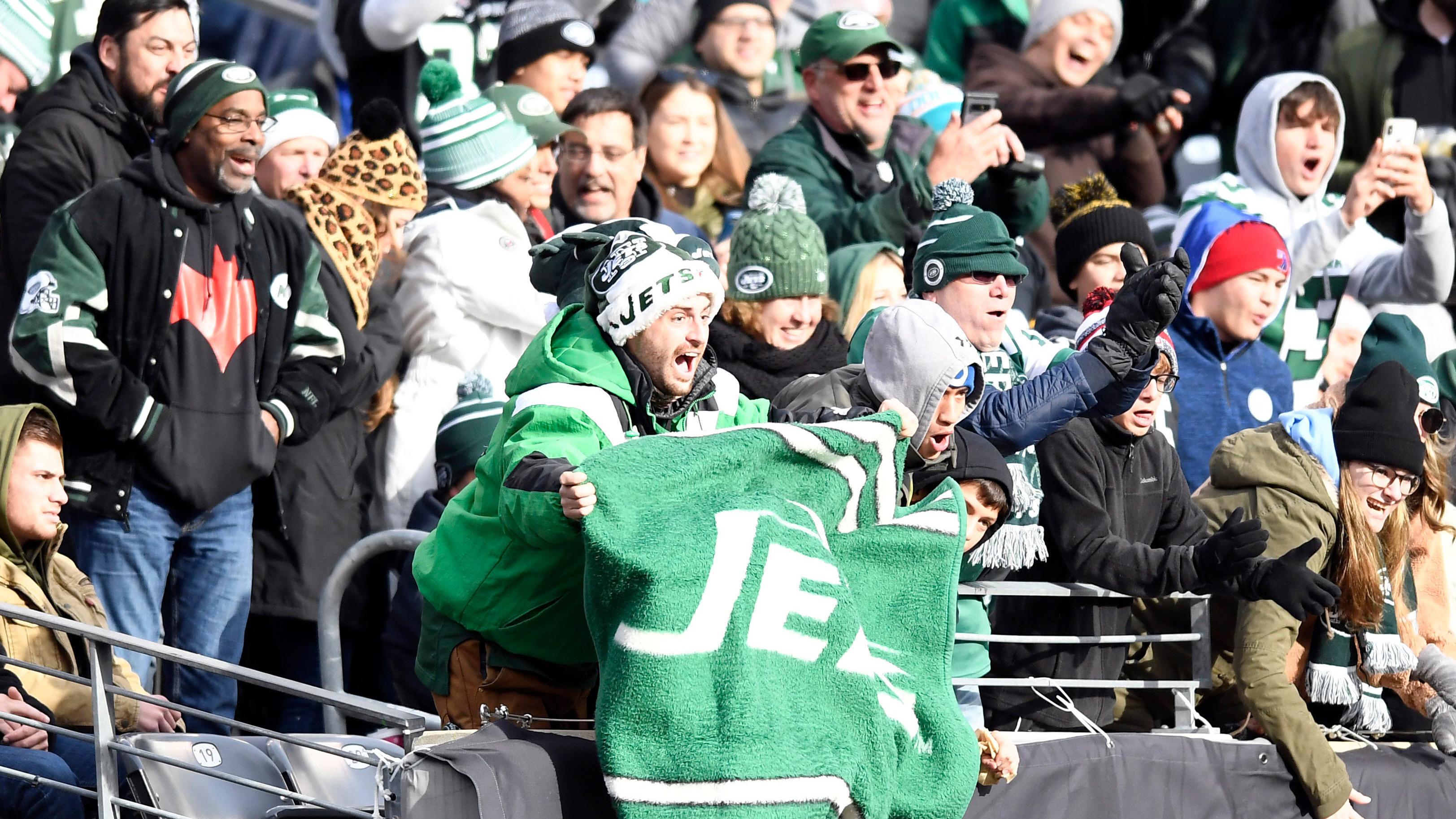 Jets fans celebrate an interception against the Dolphins in the first half of an NFL game on Sunday, Dec. 8, 2019, in East Rutherford. / Danielle Parhizkaran/NorthJersey.com-Imagn Content Services, LLC