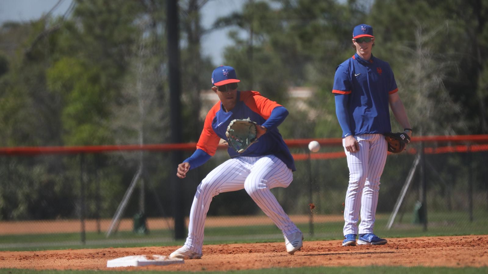 Mets prospect Mark Vientos fielding at 2021 spring training in Port St. Lucie, Fla. / Rob Carbuccia/SNY