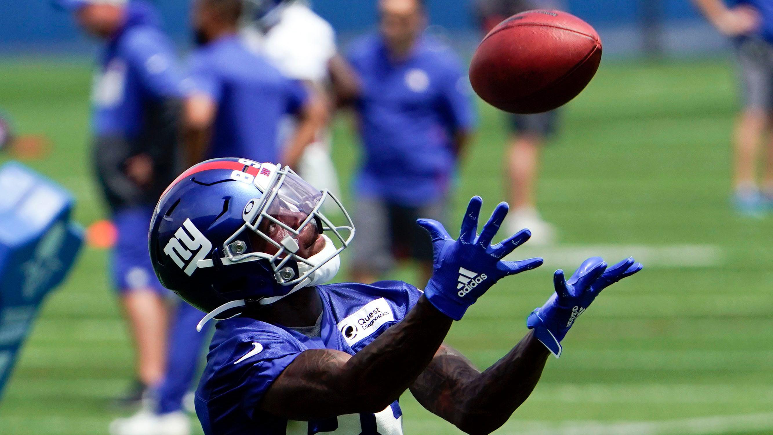 New York Giants rookie wide receiver Kadarius Toney catches the ball on the first day of Giants minicamp at Quest Diagnostics Training Center on Tuesday, June 8, 2021, in East Rutherford / Danielle Parhizkaran/NorthJersey.com-Imagn Content Services, LLC